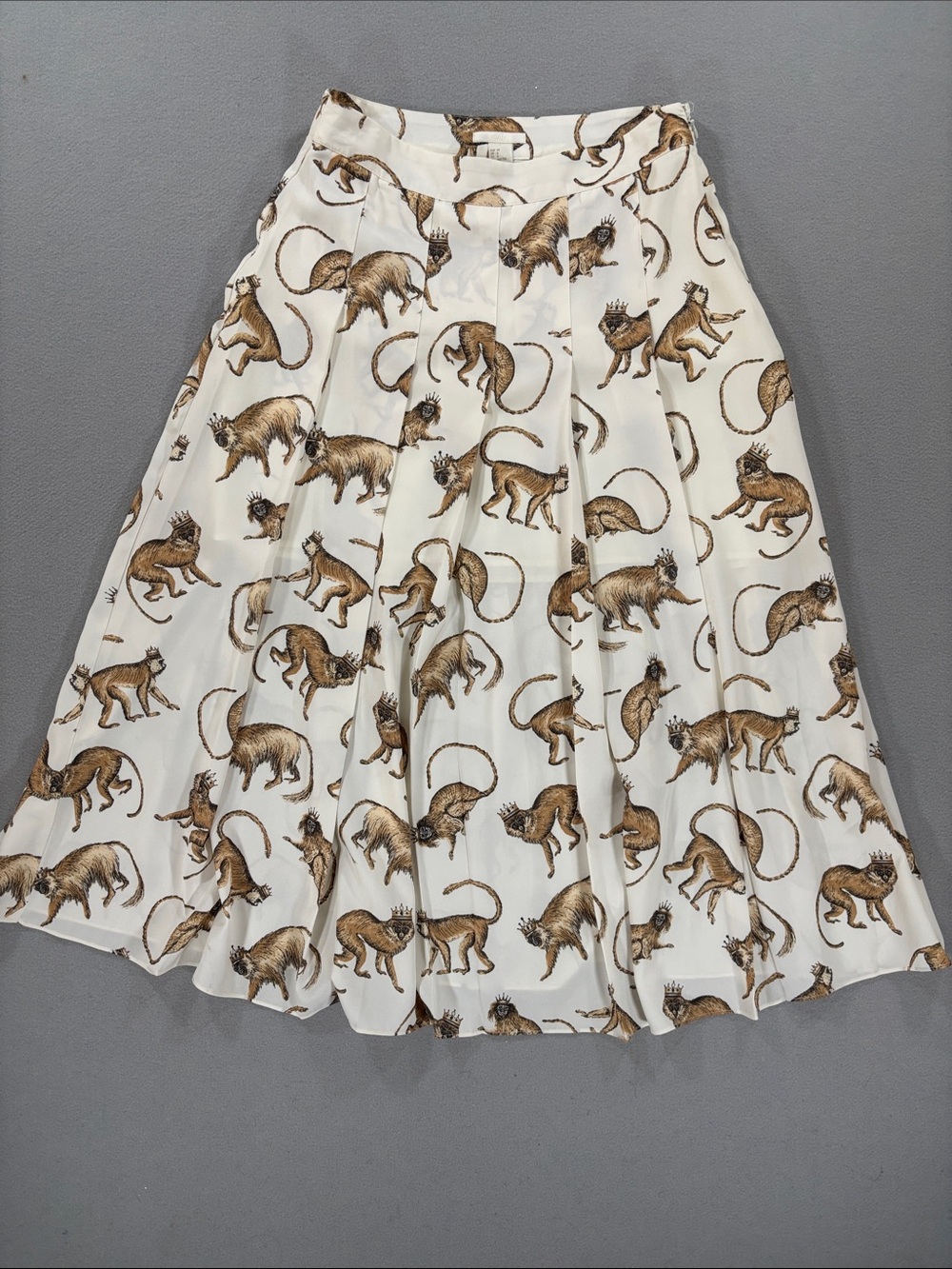 H & M Cream Royal Monkeys Crowns Print Pleated Midi Skirt 8